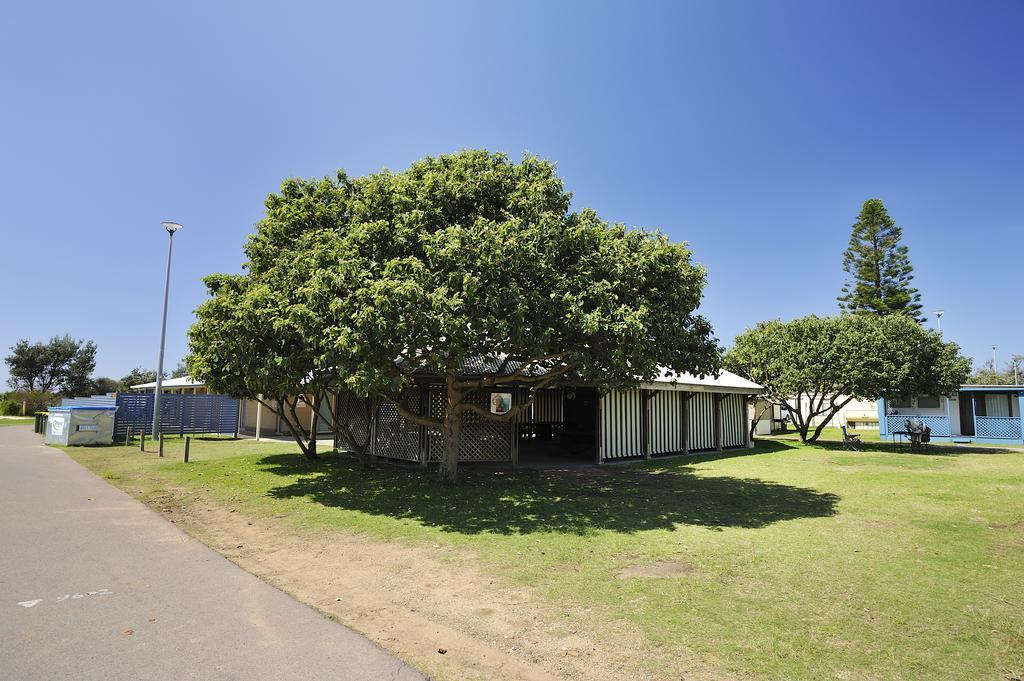 Nrma Stockton Beach Holiday Park Hotell Eksteriør bilde