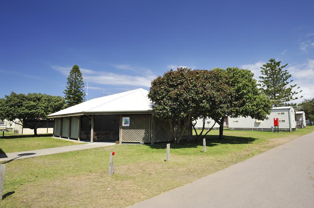 Nrma Stockton Beach Holiday Park Hotell Eksteriør bilde